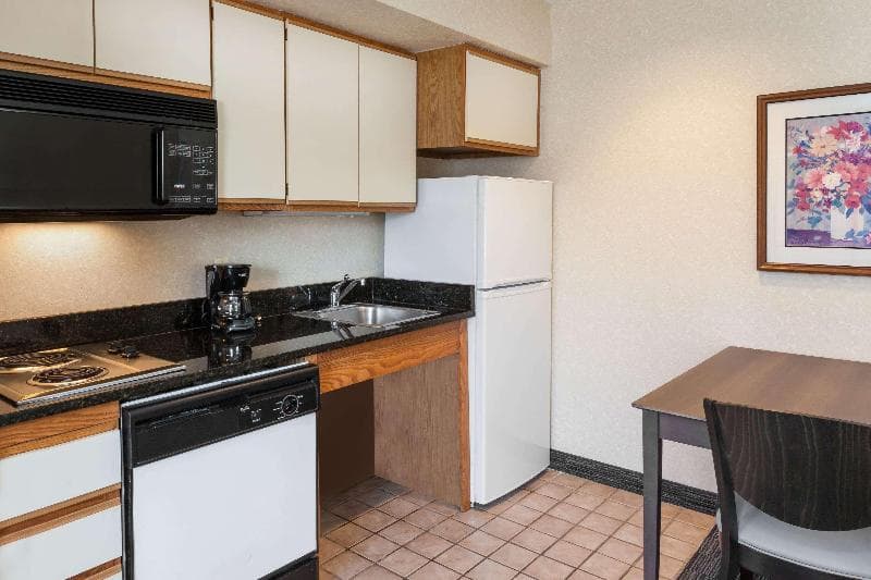 Hawthorn Suites By Wyndham Detroit Warren photo 1