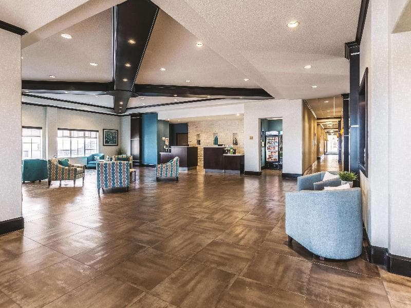 La Quinta Inn & Suites Dallas Grand Prairie South 5