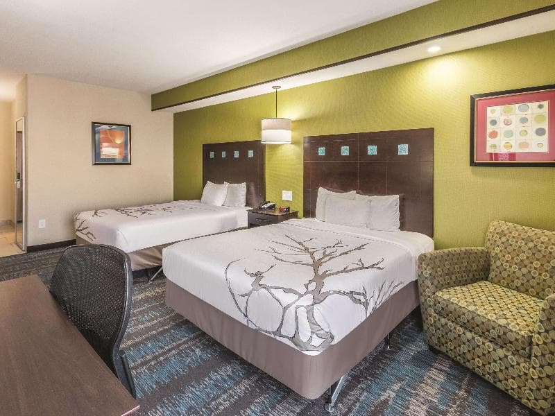 La Quinta Inn & Suites Dallas Grand Prairie South 4