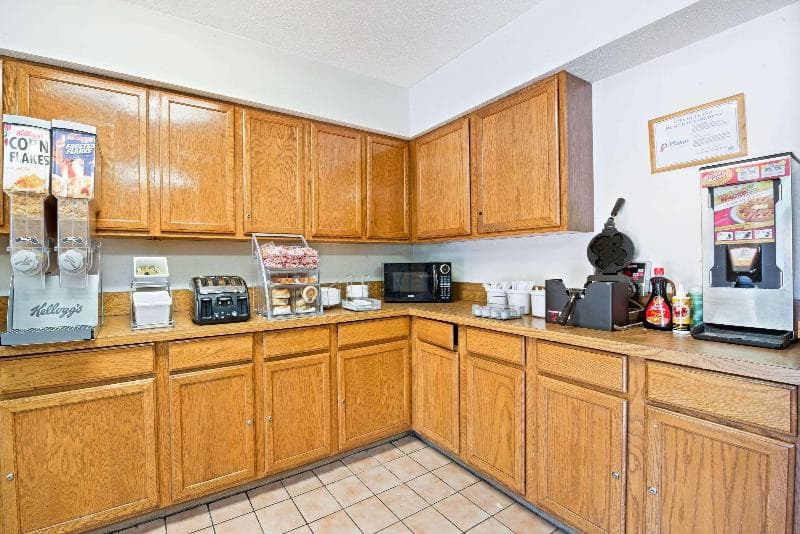 Super 8 By Wyndham Plano/Dallas Area 3