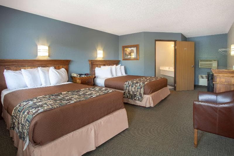 Travelodge By Wyndham Gardiner Yellowstone Park North photo 1