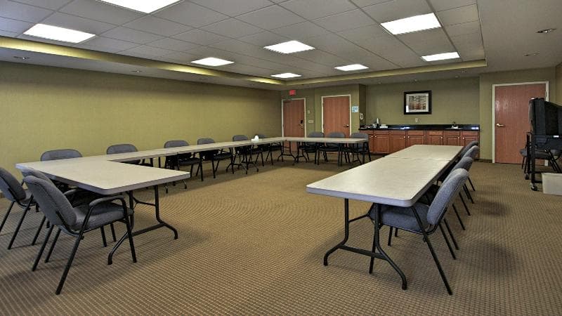 Holiday Inn Express & Suites Defiance photo 1