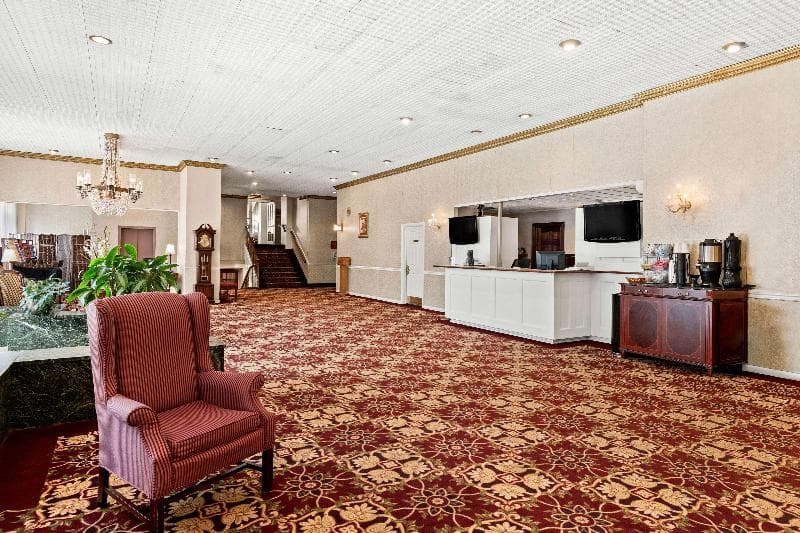 Genetti Hotel, SureStay Collection by Best Western 4
