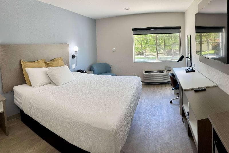 Days Inn by Wyndham Arlington photo 1