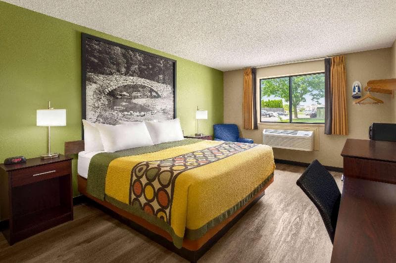 Super 8 by Wyndham Ankeny/Des Moines Area photo 1