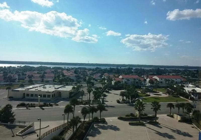 Emerald Shores photo 1