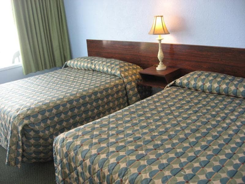 Tropicana Motel 4