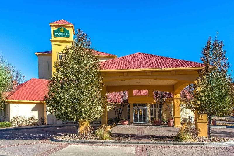 La Quinta Inn & Suites by Wyndham Denver Southwest Lakewood 4