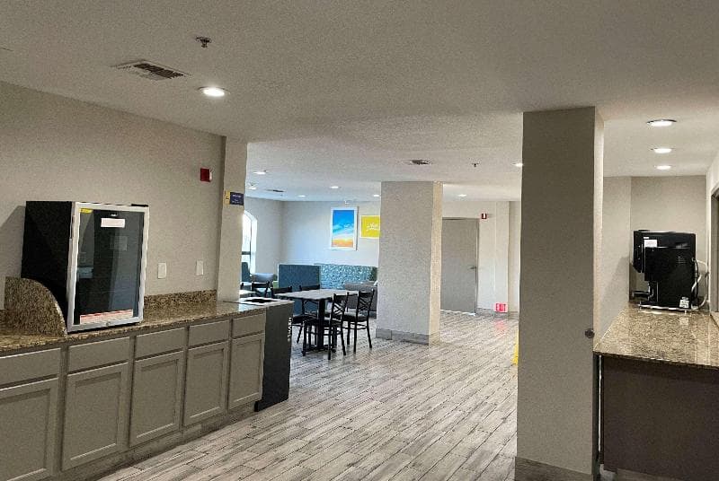 Days Inn by Wyndham Dallas Garland West 5