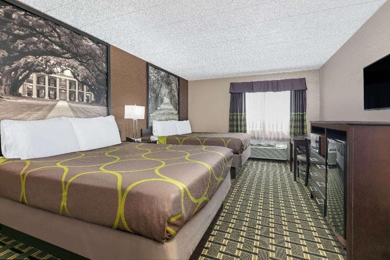 Super 8 by Wyndham Grand Prairie North 2