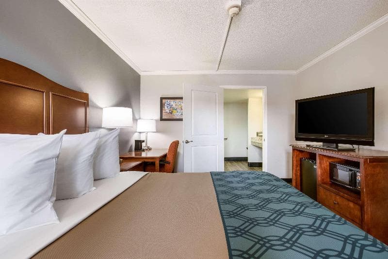 Travelodge By Wyndham Canton/Livonia Area, Mi photo 1