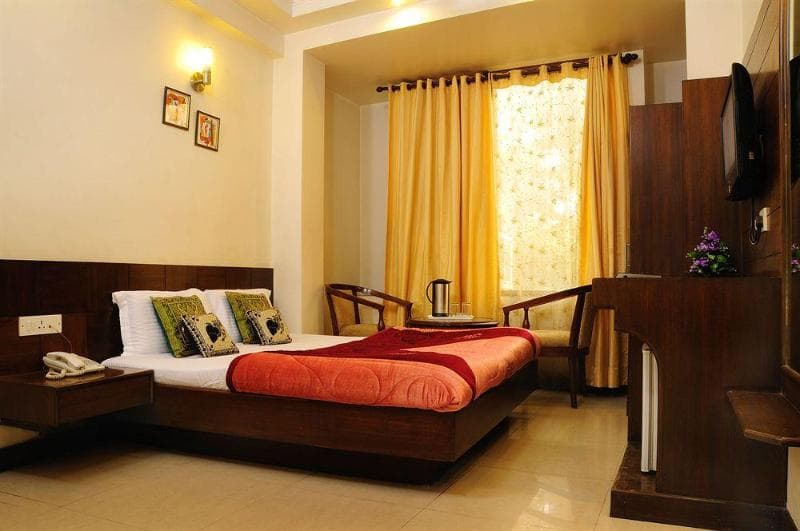 Capital O 2083 Hotel Blessings photo 1