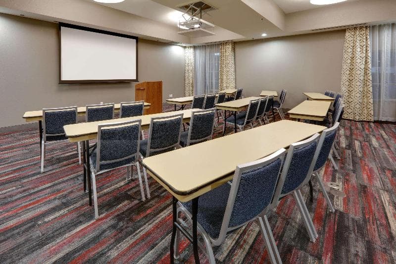 La Quinta Inn & Suites by Wyndham Dallas Love Field photo 1