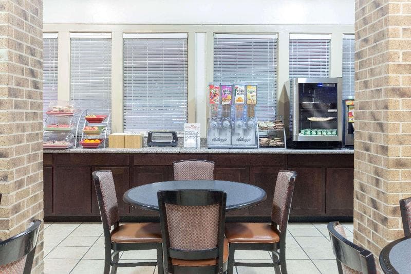 Hawthorn Suites By Wyndham Richardson 3