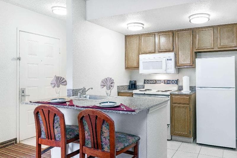 Hawthorn Suites By Wyndham Richardson 4