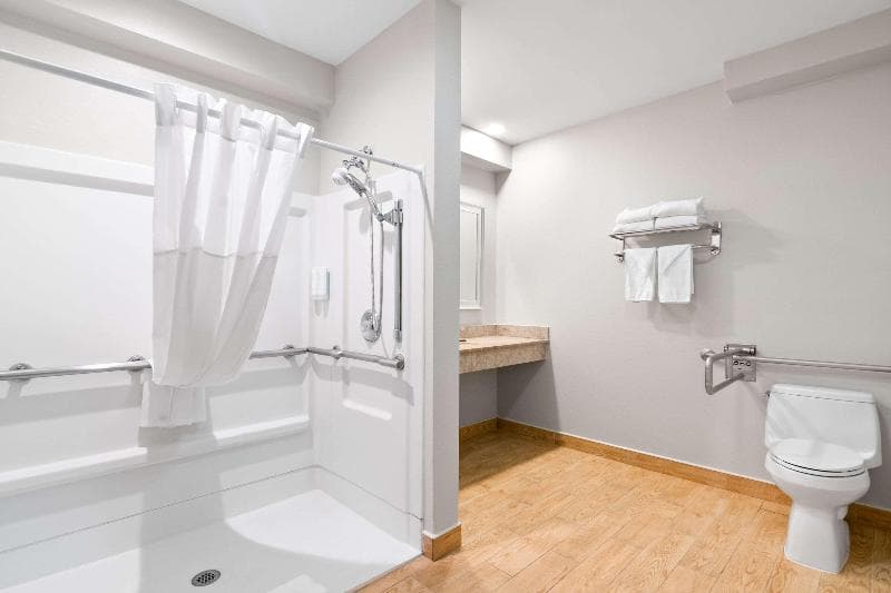 Days Inn By Wyndham Bethel - Danbury 4