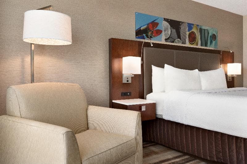 Crowne Plaza Auburn Hills 4