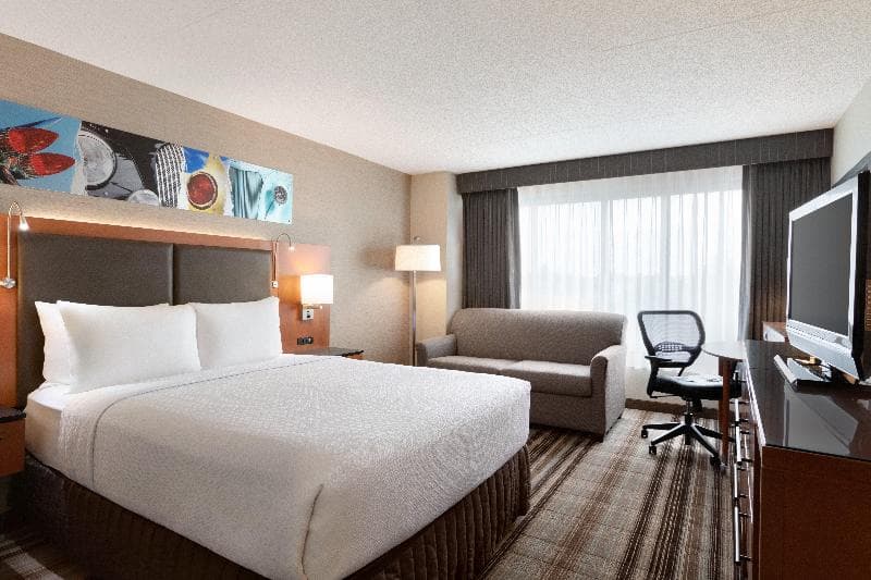 Crowne Plaza Auburn Hills 5
