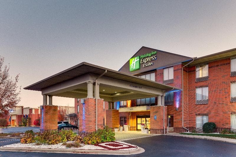 Holiday Inn Express & Suites Dayton-Centerville photo 1