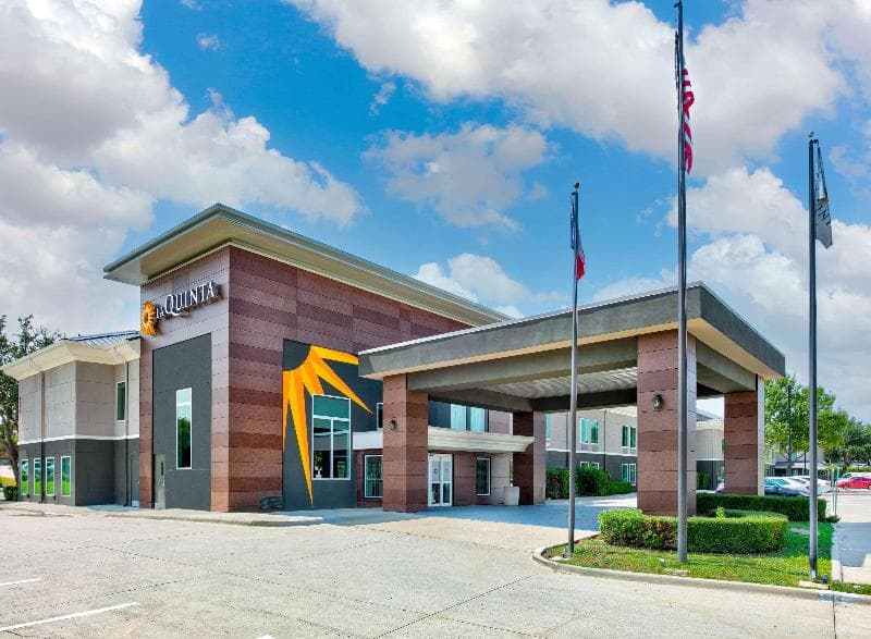La Quinta Inn & Suites Dallas - Las Colinas photo 1
