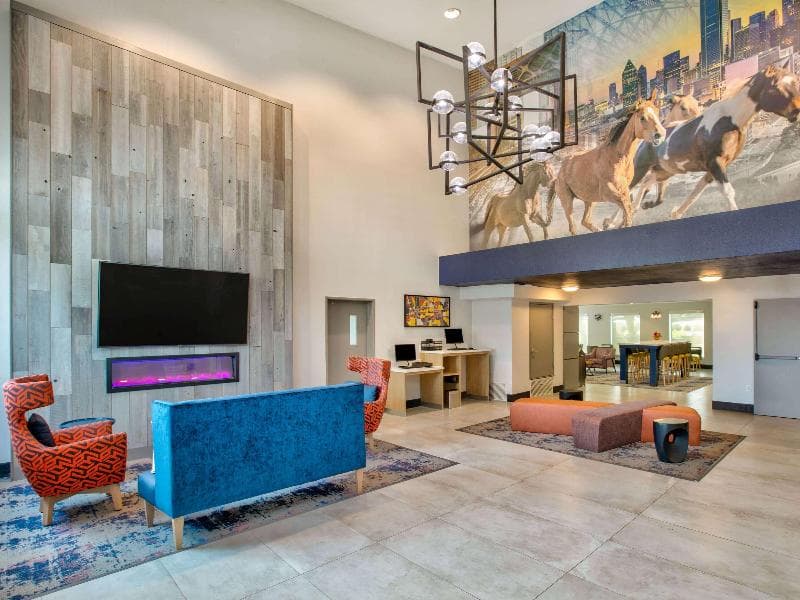 La Quinta Inn & Suites Dallas - Las Colinas 4