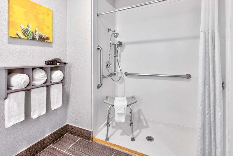 La Quinta Inn & Suites Dallas - Las Colinas 5