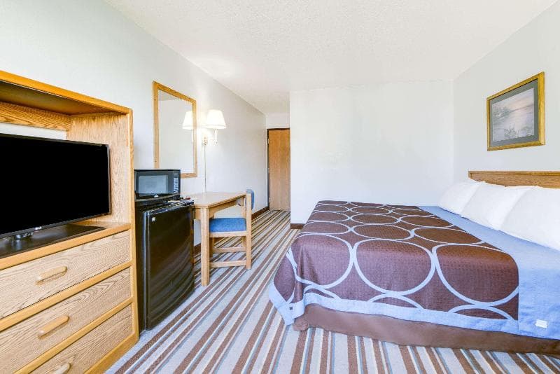 Super 8 By Wyndham Burlington 3