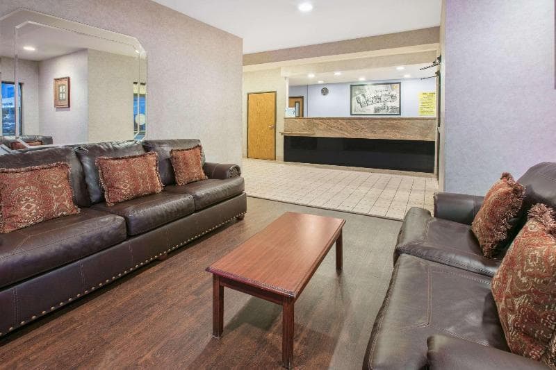 Super 8 By Wyndham Garland North Dallas Area 5