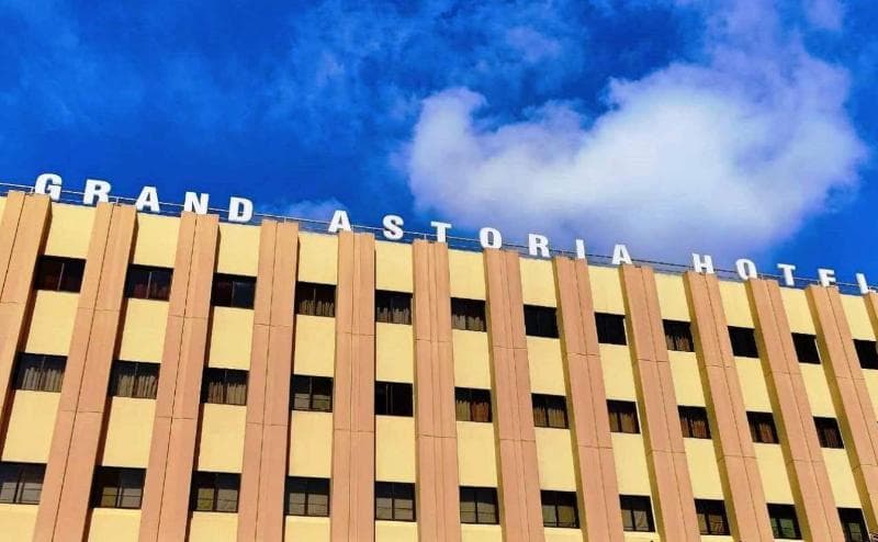 Grand Astoria Hotel 3