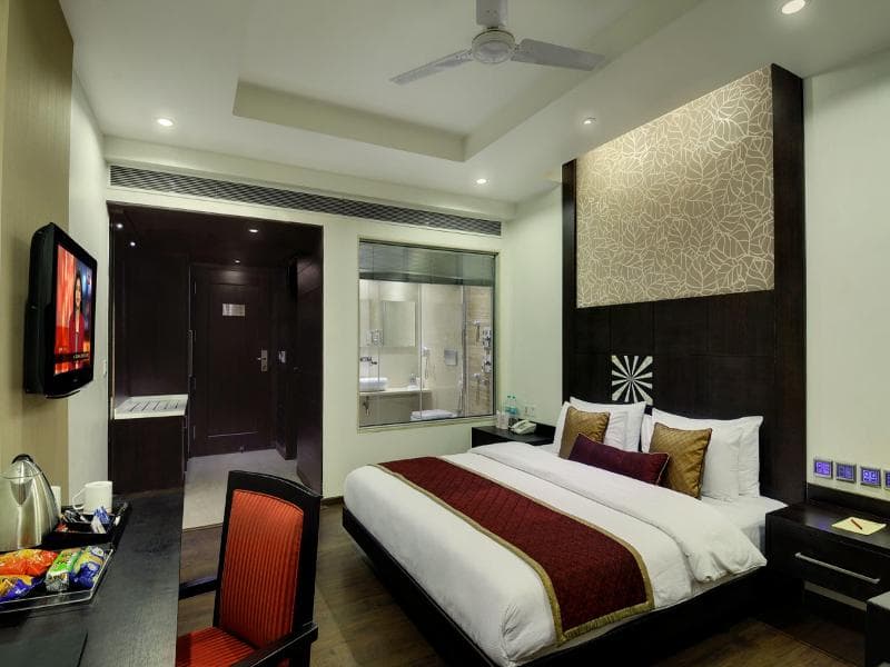 Hotel Godwin Deluxe 5