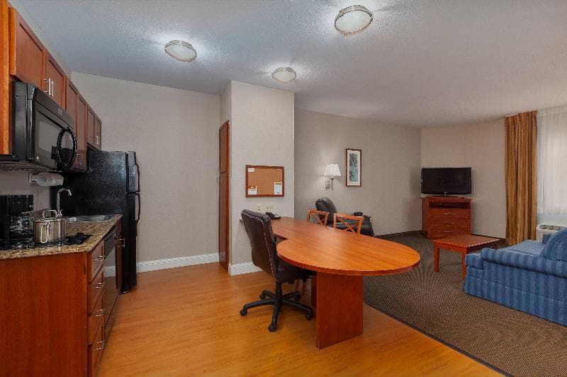 Candlewood Suites Decatur Medical Center 3