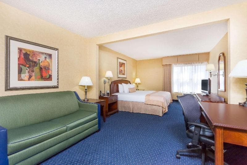 Wingate by Wyndham Greenville Airport 5