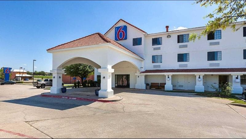 Motel 6 Fort Worth - Bedford photo 1