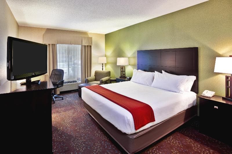 Holiday Inn Express & Suites Woodhaven 4