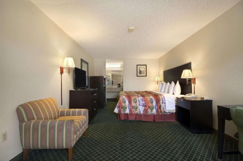 Days Inn by Wyndham Alma photo 1