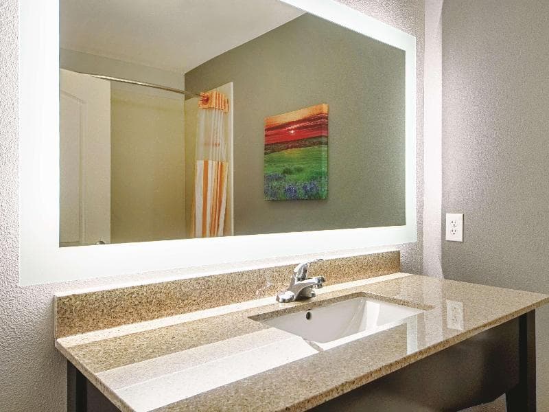 La Quinta Inn & Suites by Wyndham McKinney 5