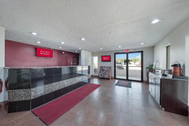 Red Roof Inn & Suites Denton 2