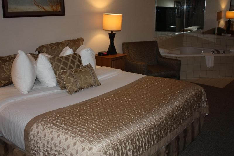 Flat Creek Inn & Suites 5