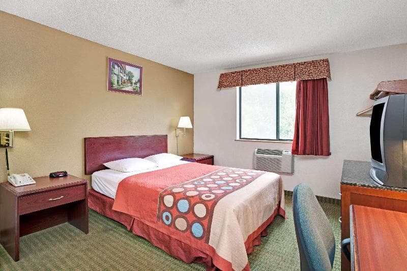 Super 8 Motel - Belleville 4