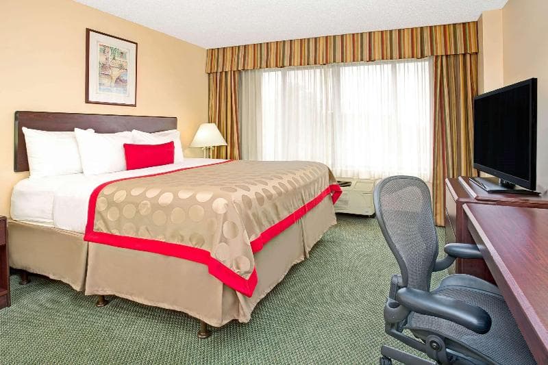 Ramada By Wyndham Englewood Hotel And Suites photo 1