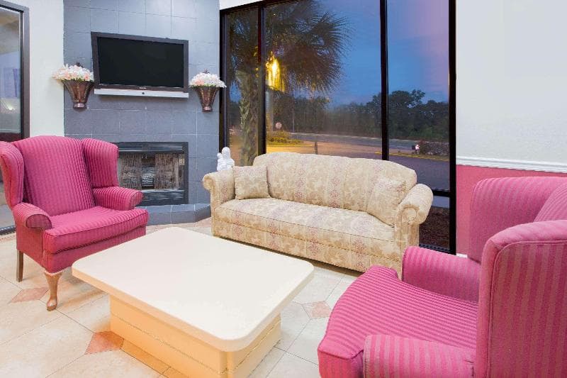 Howard Johnson By Wyndham Dothan 5