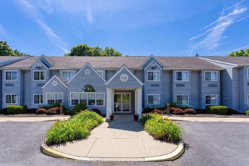 Microtel Inn & Suites by Wyndham Bethel/Danbury 3