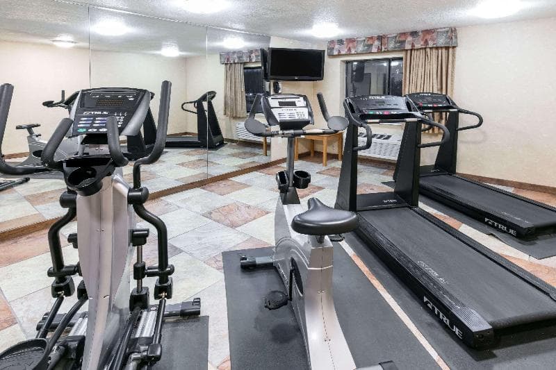 Baymont by Wyndham Arlington at Six Flags Drive 4