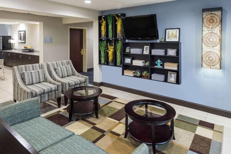 Microtel Inn & Suites by Wyndham Greenville / Woodruff Road 5