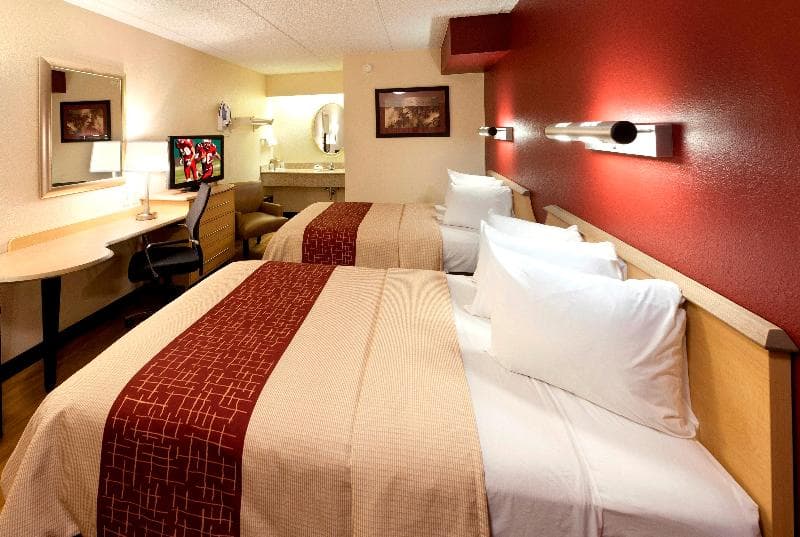 Red Roof Inn Detroit - Warren photo 1