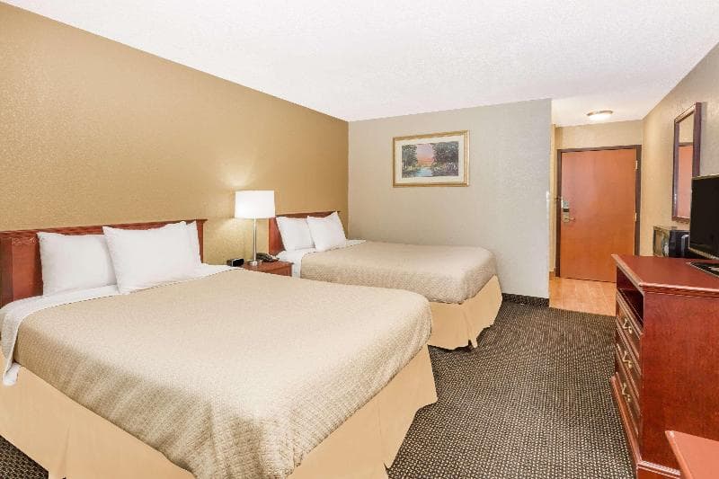 Days Inn By Wyndham West Des Moines 3