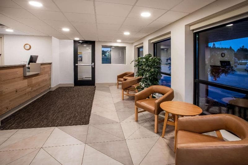 Days Inn & Suites By Wyndham Duluth By The Mall 4