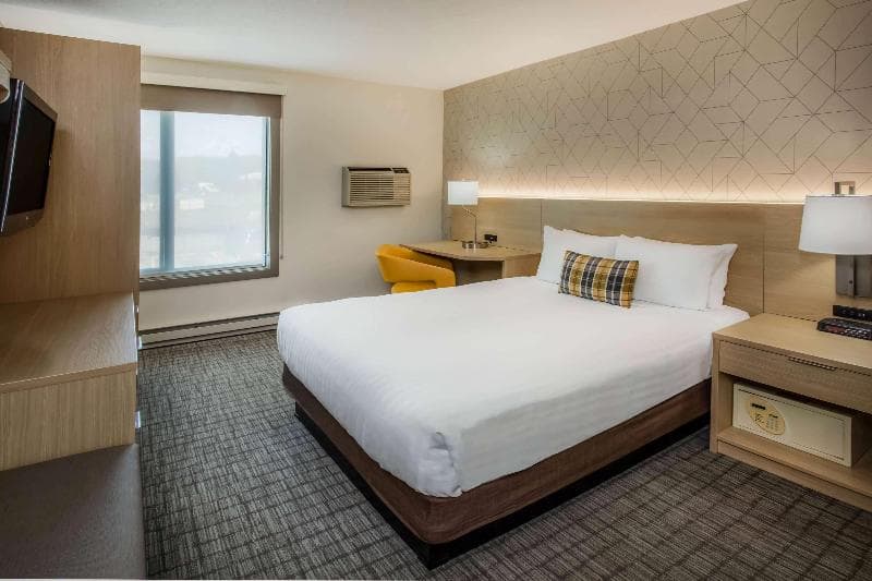 Days Inn & Suites By Wyndham Duluth By The Mall 3