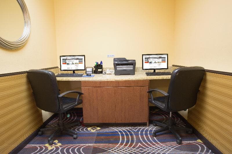 Holiday Inn Express Denver North - Thornton 4