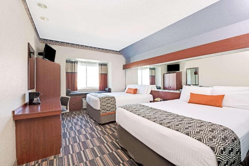 Microtel Inn & Suites By Wyndham Urbandale/Des Moines 2